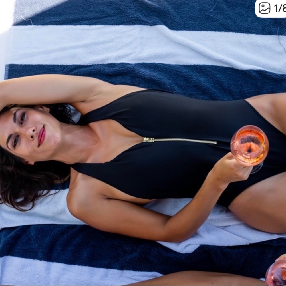 Kenny Flowers Mykonos One Piece Zip suit small